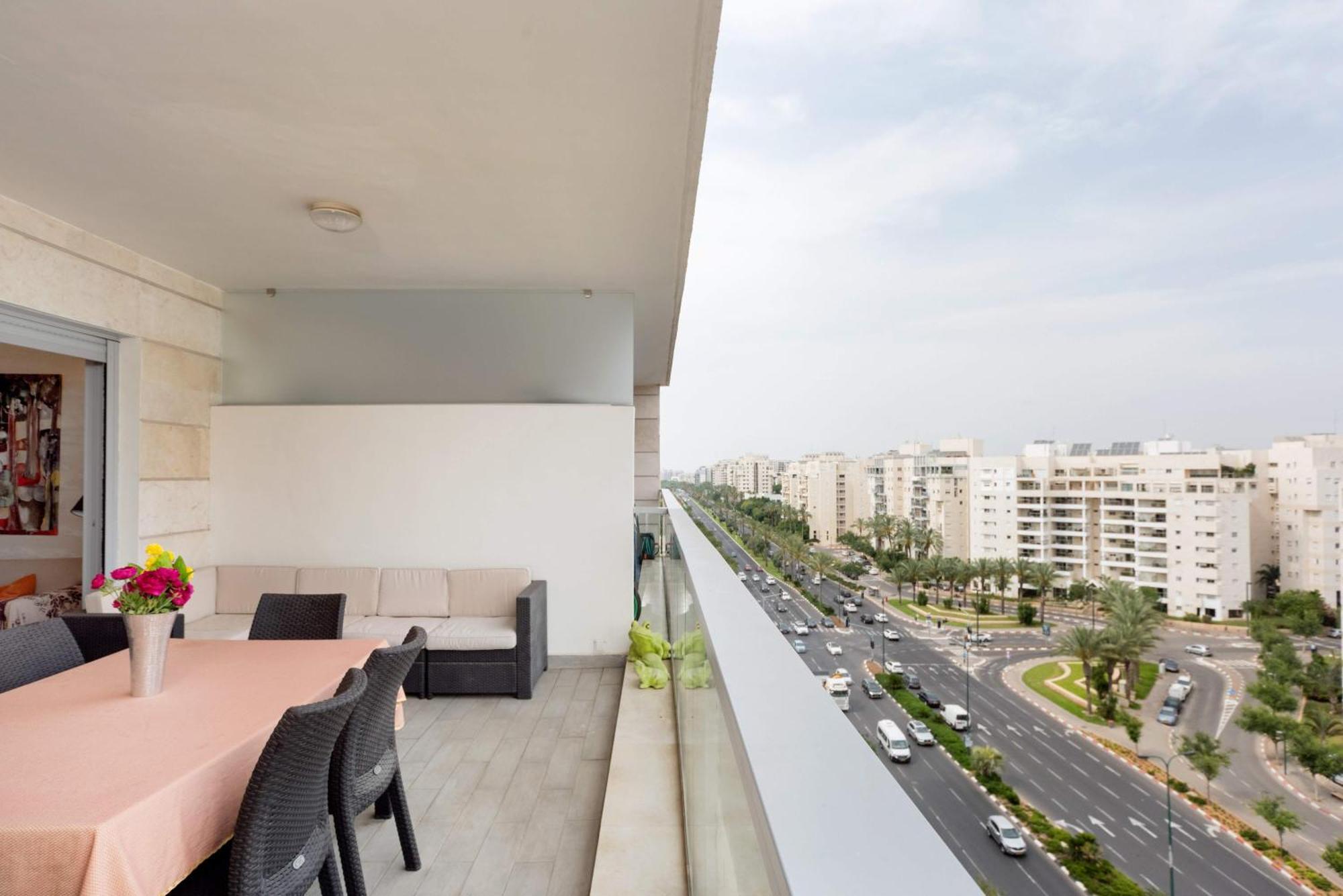 Apartmán Urban Gem With Outdoor Lounge By Sea N' Rent Tel Aviv Exteriér fotografie